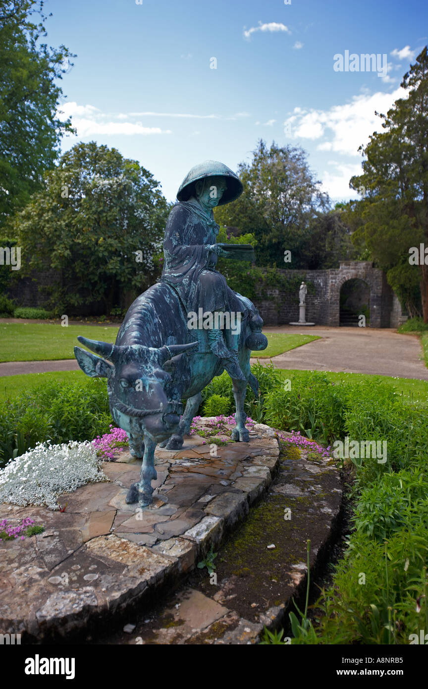 Statue der "Lau Tsu' in Duffryn Gärten, Bonvilston, South Glamorgan, Wales, UK Stockfoto