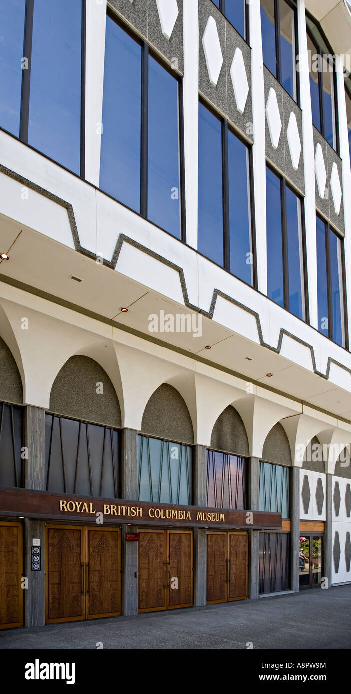 Aus Holz geschnitzten Türen auf Royal British Columbia Museum Victoria Canada Stockfoto