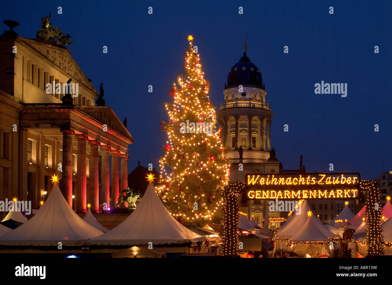 Single Weihnachten 2022 Berlin Berlin. Weihnachten. Winterzauber. Weihnachtsmarkt bin Gendarmenmarkt