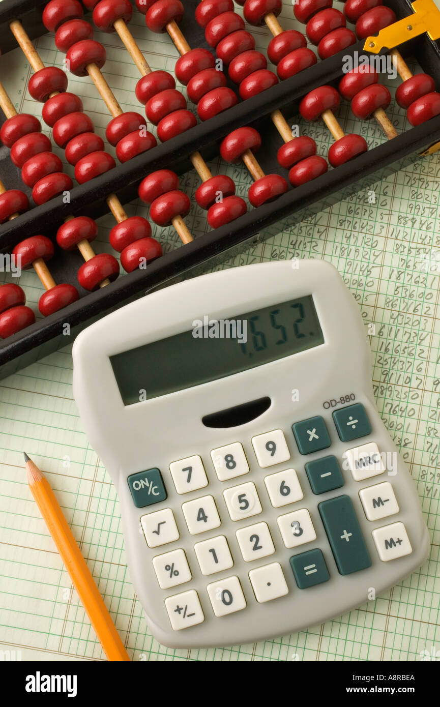 Rechner auf Tabellenkalkulation mit Abacus accounting Stockfoto