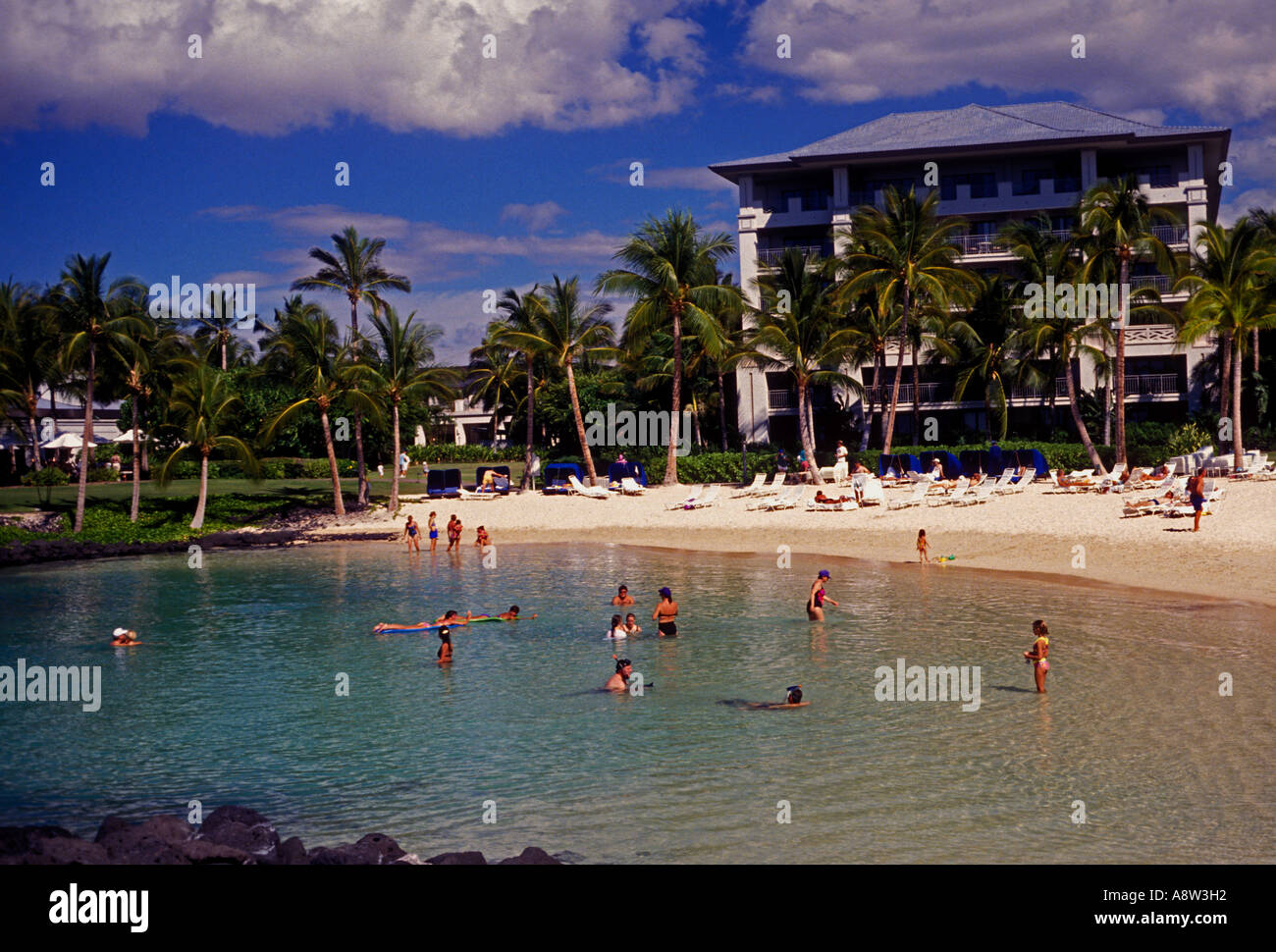 Menschen Touristen Badegäste Lagoon Beach Ritz Carlton Mauna Lani Resort Mauna Lani Kohala Küste Hawaiis Big Island Hawaii USA Stockfoto