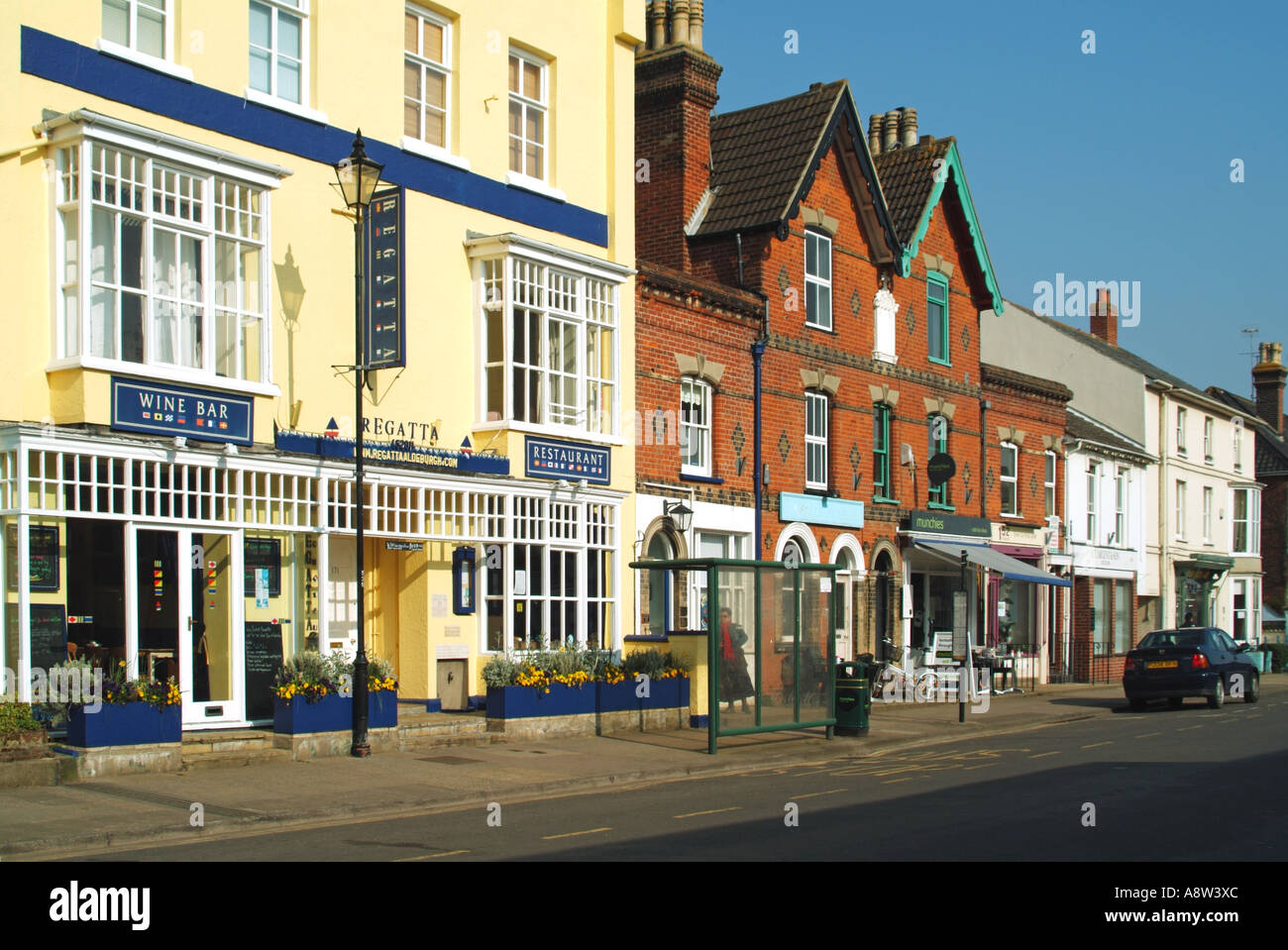 Aldeburgh Regatta Restaurant und anderen Gebäuden in der High Street Stockfoto