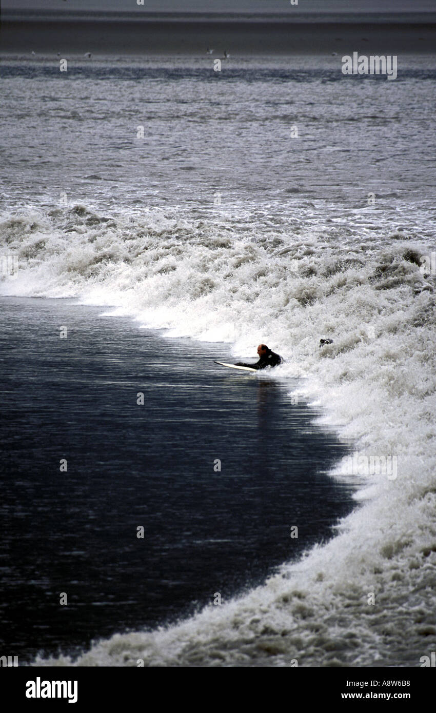 Surfen eine Bohrung Flut Turnagain Arm Alaska Stockfoto