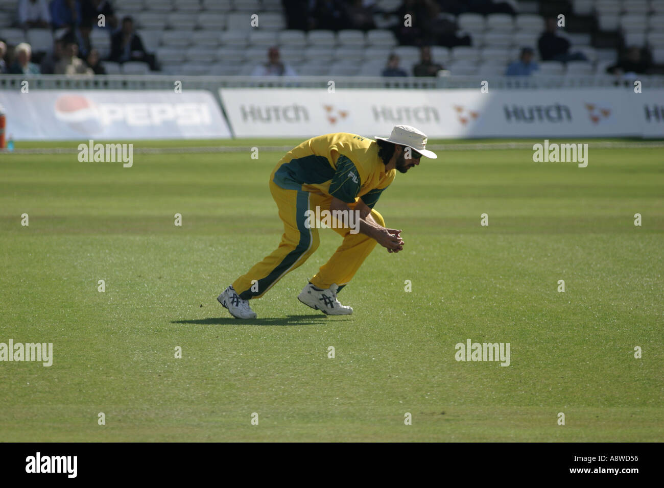 Jason Gillespie fielding Australien V Neuseeland ICC Champions Trophy 16. September 2004 Stockfoto