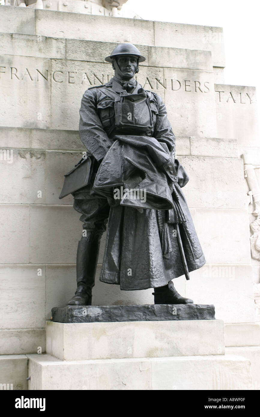 Die Royal Artillery-Denkmal von Charles Sargeant Jagger am Hyde Park Corner in London England Stockfoto