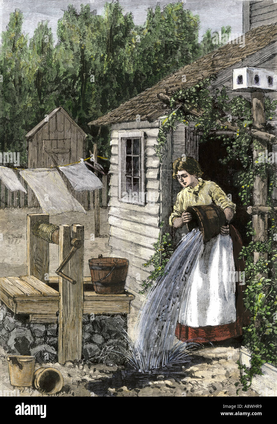 Hausfrau in ihrem Häuschen Eingang in der Nähe von einem gut beim Entleeren eines slop bucket. Hand - farbige Holzschnitt Stockfoto