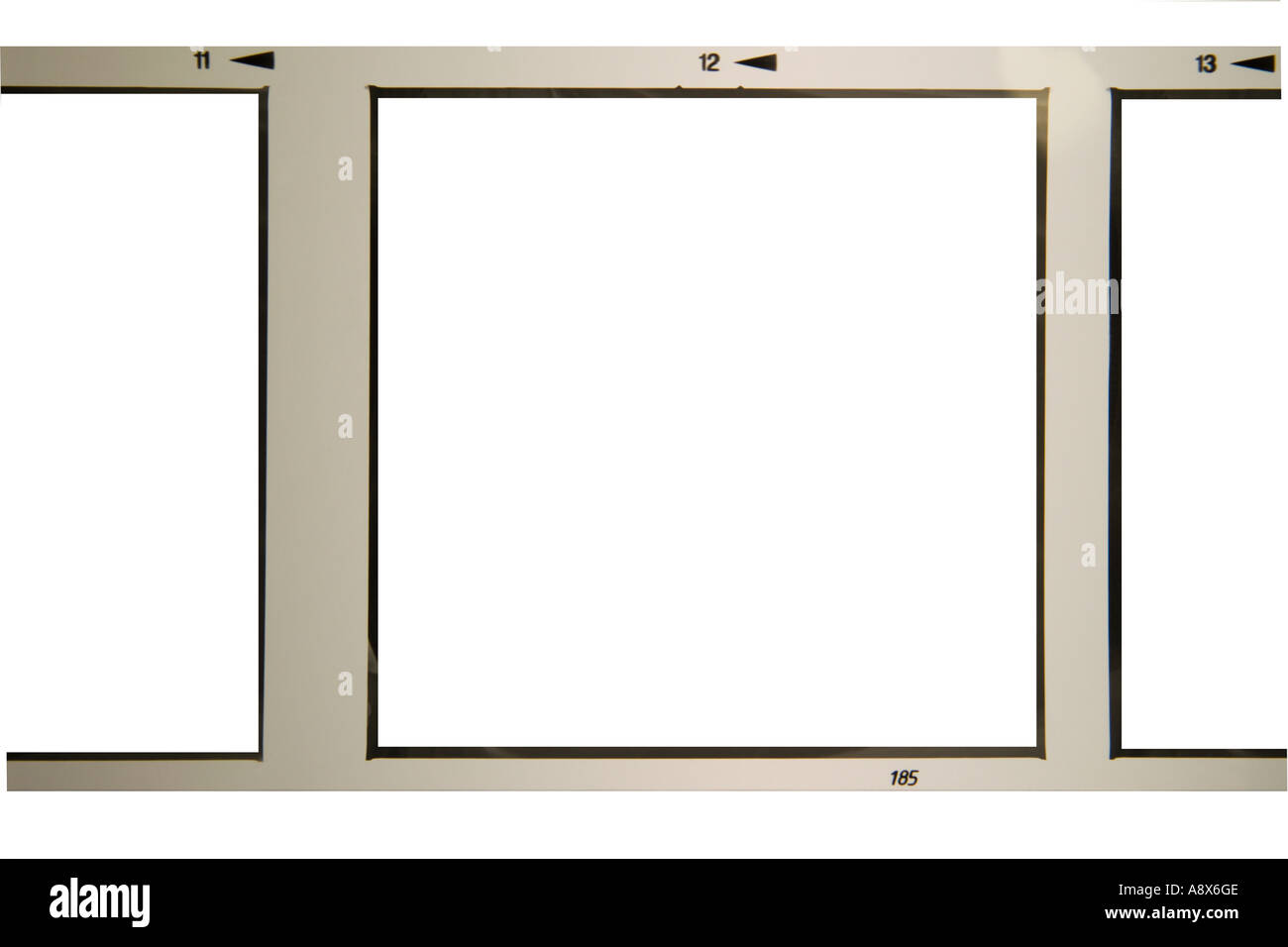 schwarze und weißes quadratische Format verarbeitet Filmstreifen mit entfernten Bilder auf weißem Hintergrund Rahmen Stockfoto