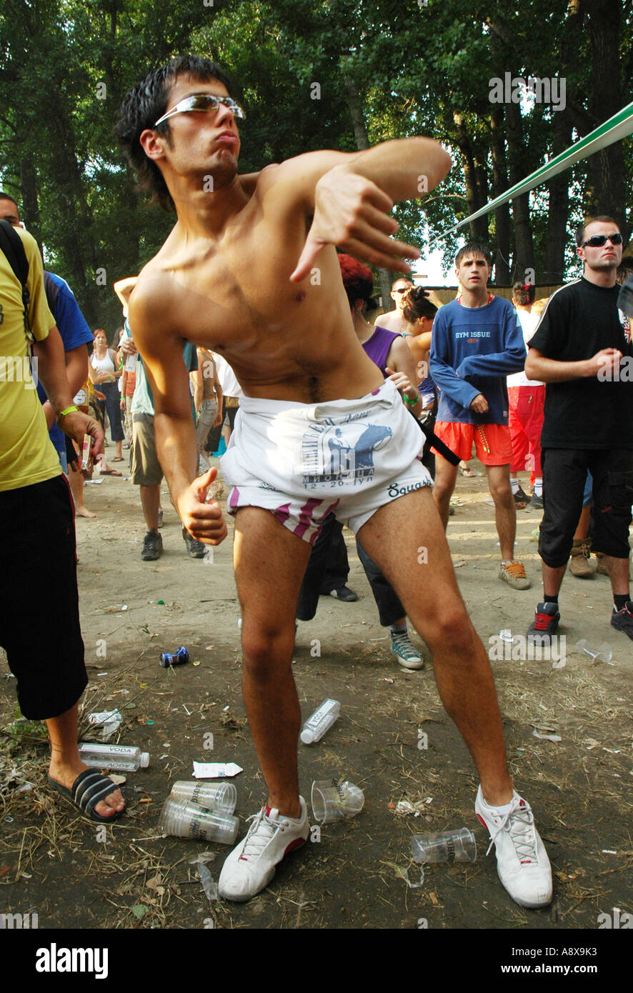 am Nachmittag Chill-out am Donauufer beim Exit Festival, Novi Sad, Serbien und Montenegro Stockfoto