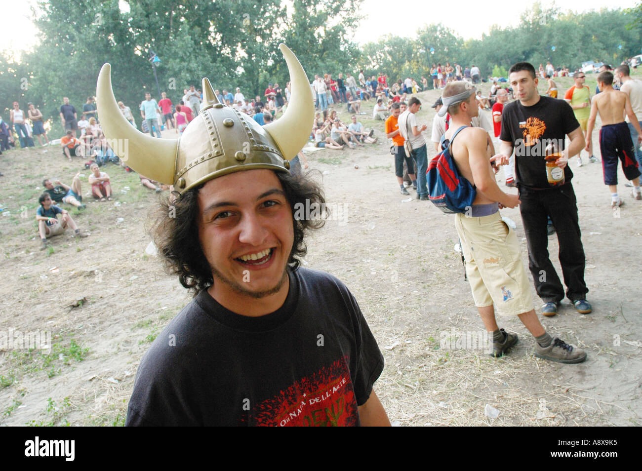 am Nachmittag Chill-out am Donauufer beim Exit Festival, Novi Sad, Serbien und Montenegro Stockfoto