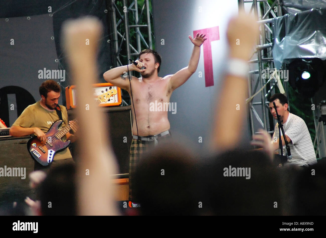 Bosnischen Rapper Edo Maajka beim Exit Festival, Novi Sad, Serbien und Montenegro Stockfoto