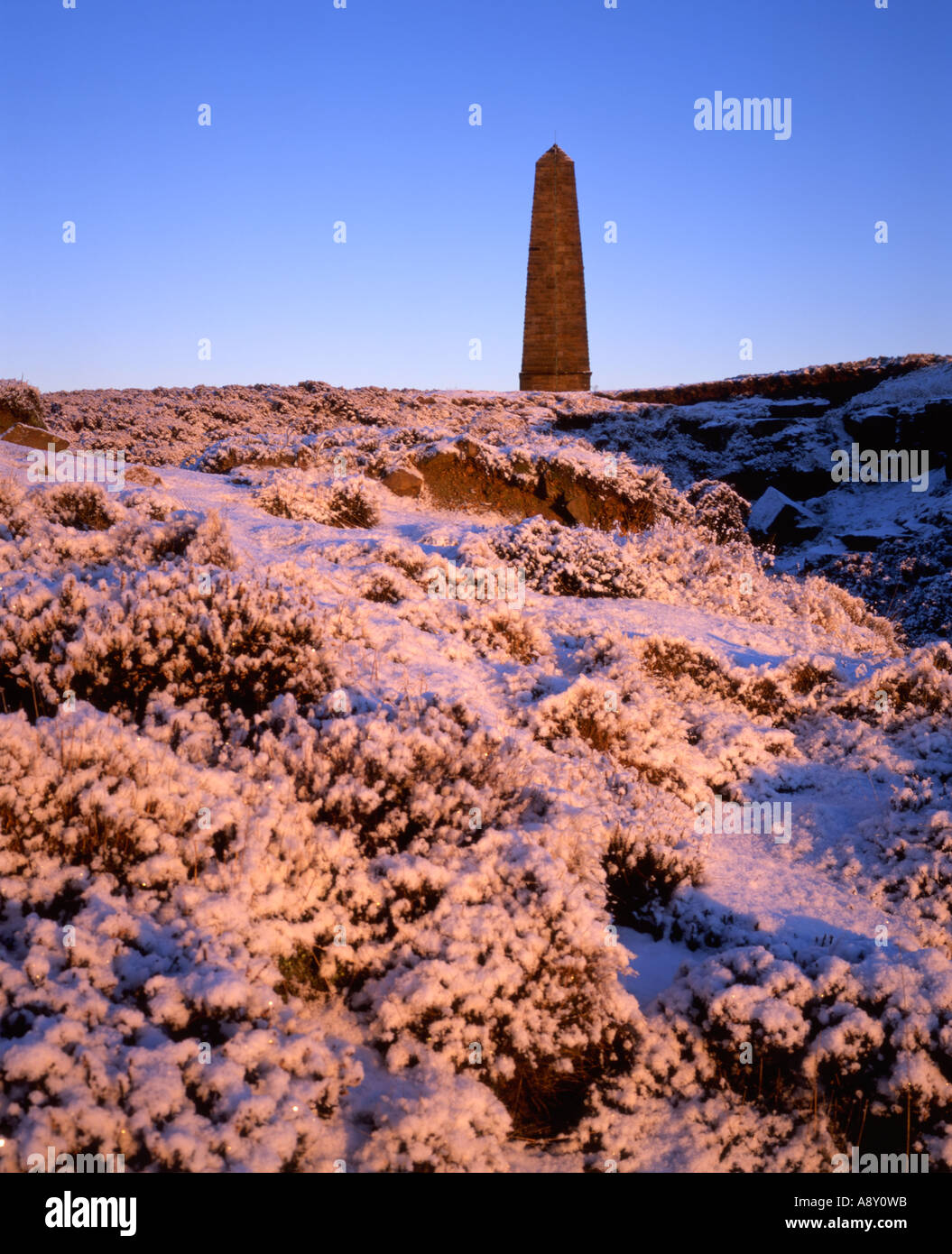 Captain Cook Monument im Winter Schnee, in der Nähe von Great Ayton, North York Moors National Park, North Yorkshire, England Stockfoto