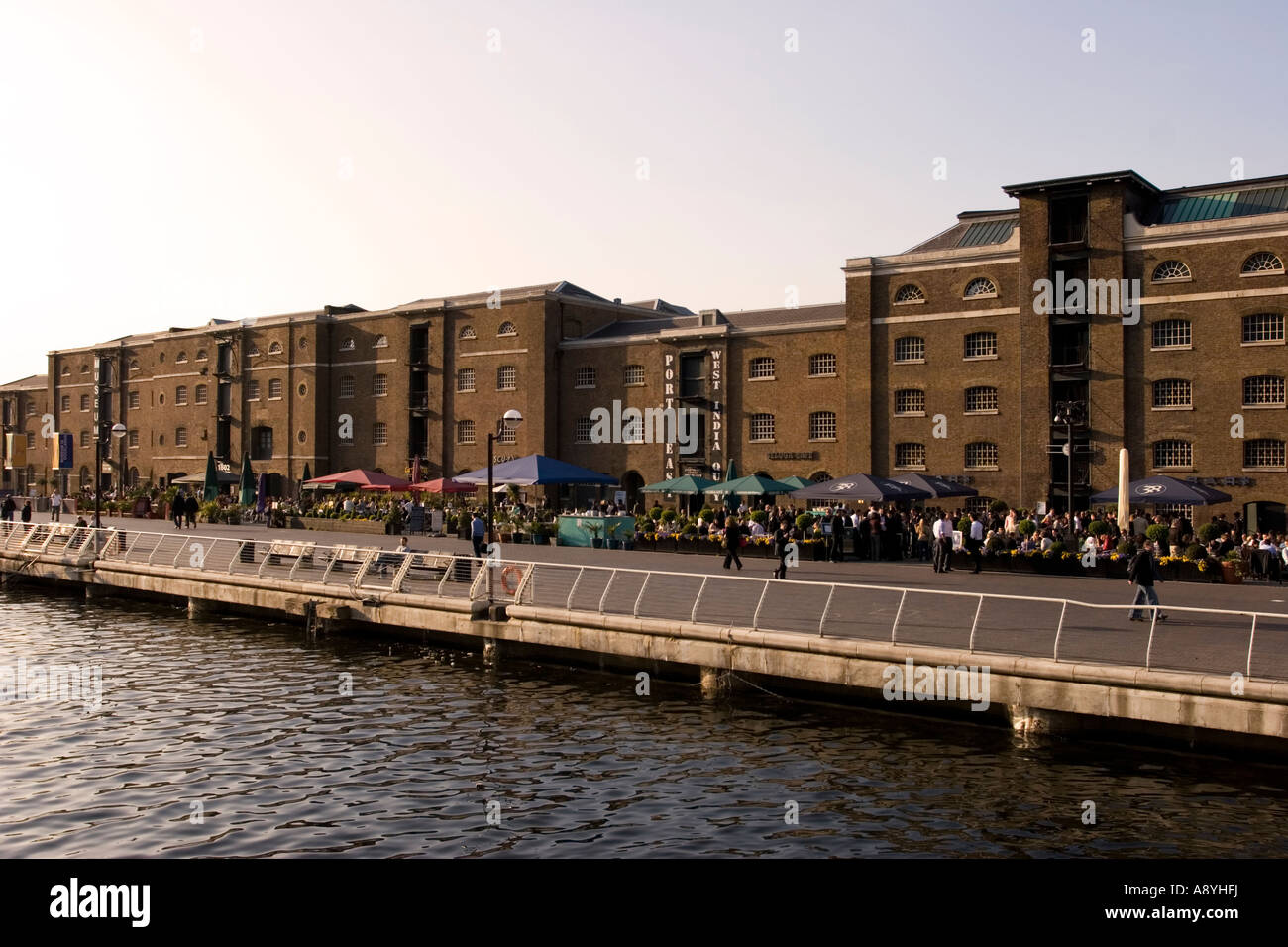 Erhaltene West India Dock Lager Canary Wharf London Stockfoto