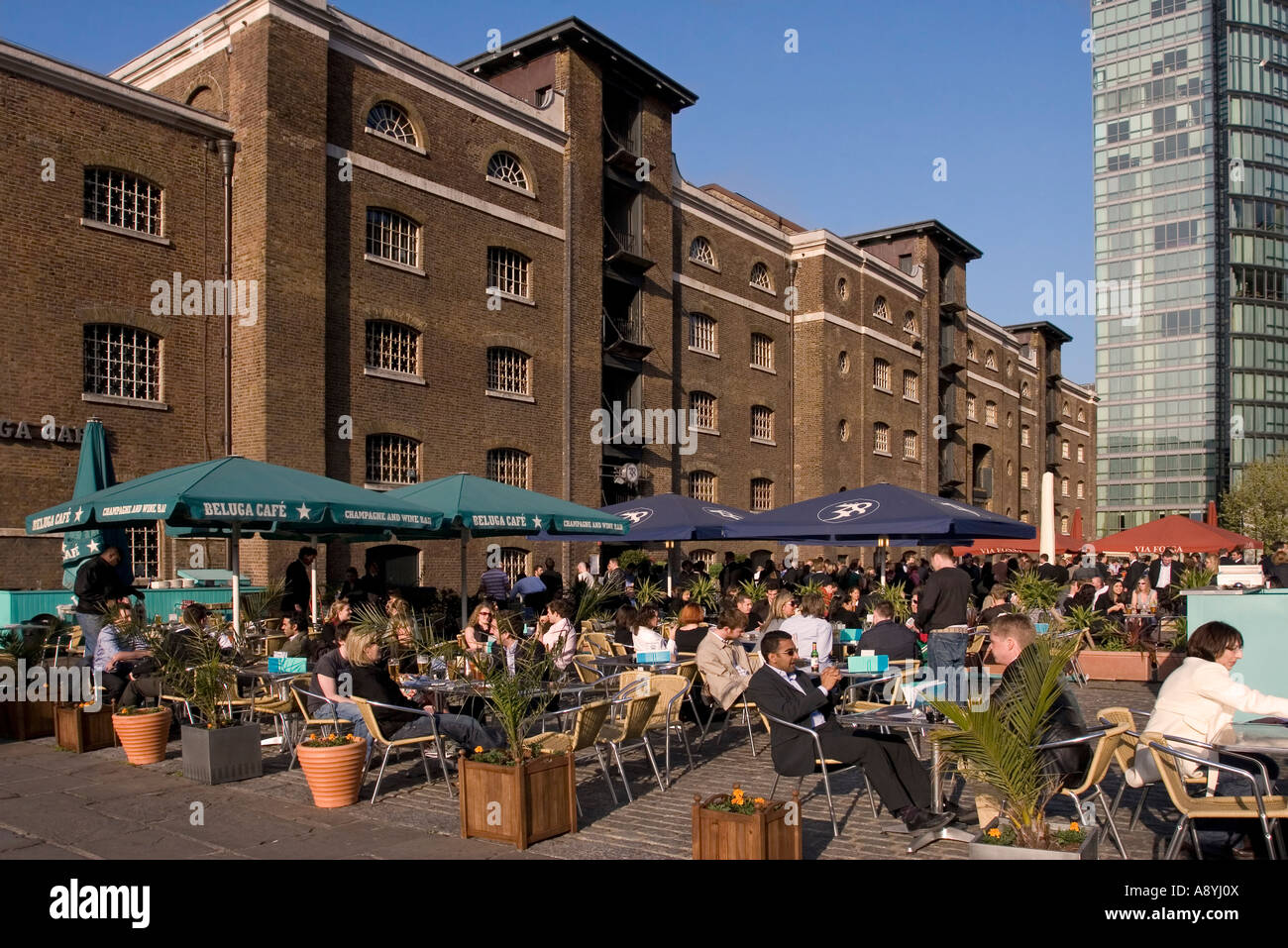 Im Freien speisen - Canary Wharf - London Stockfoto