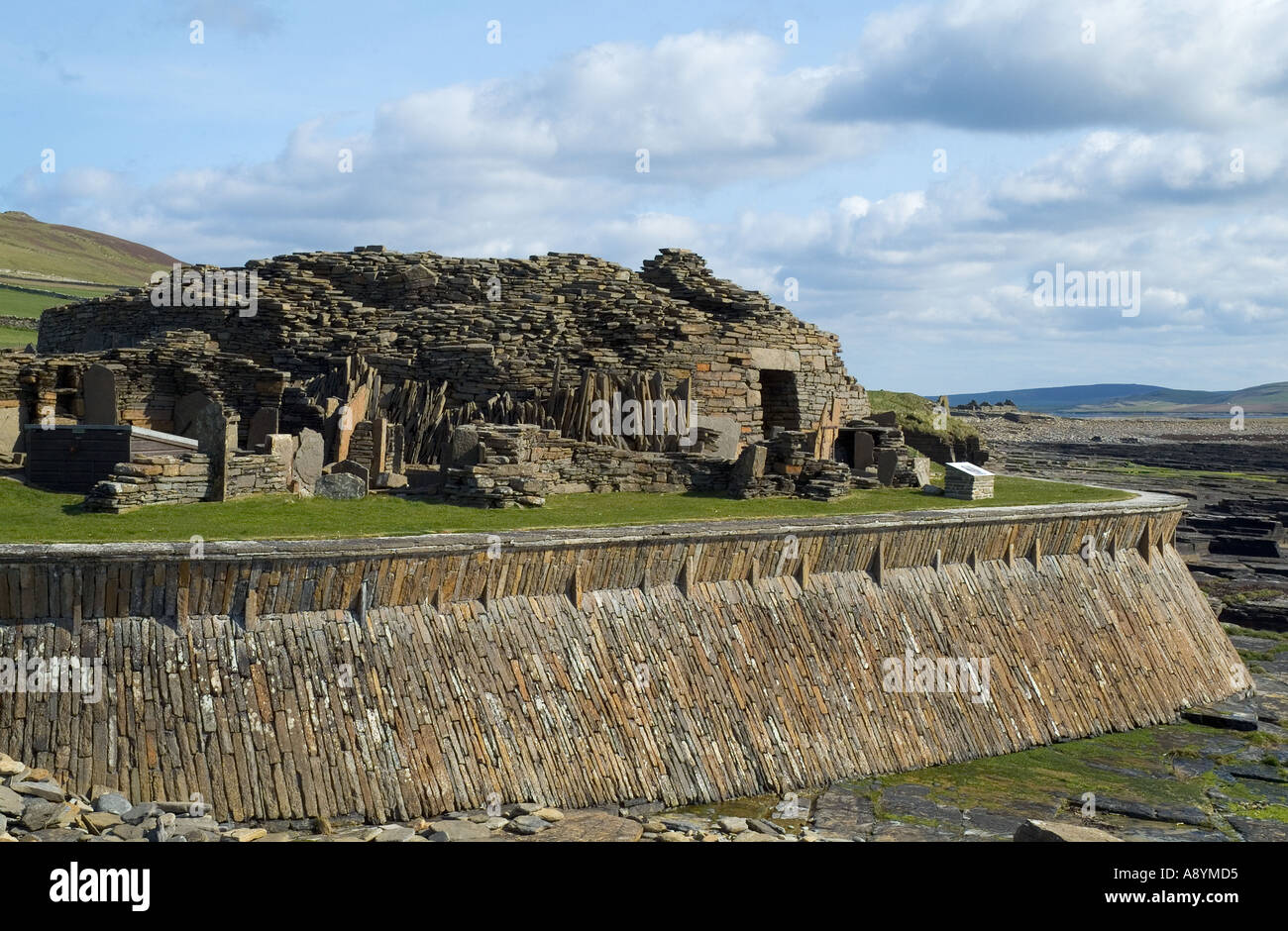 dh Midhowe Broch ROUSAY ORKNEY Eisenzeit prähistorische Steinruine schottland Insel schottische Brochs Eynhallow Sound Shore Islands Stockfoto