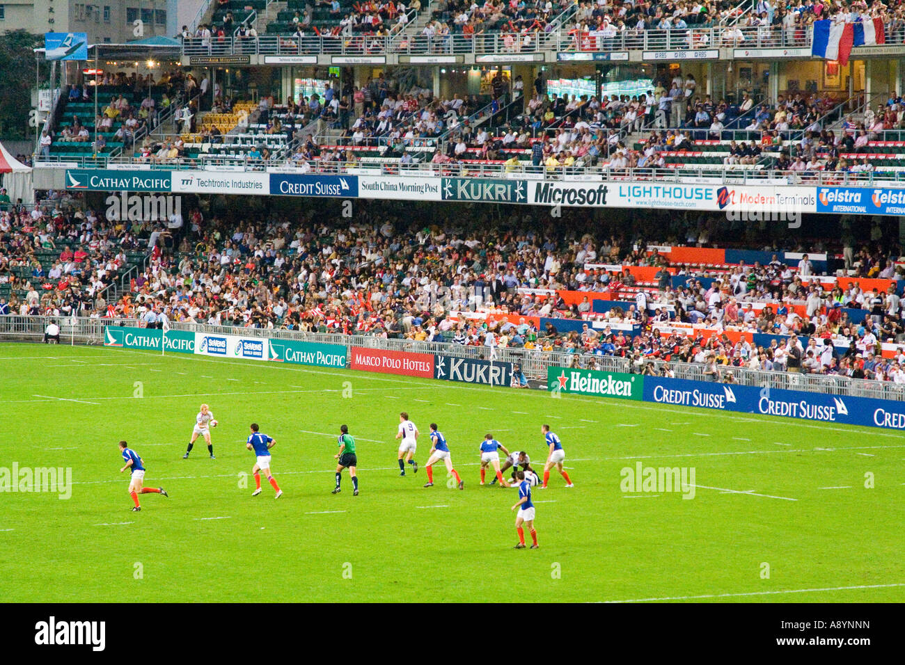 Französisch-Mannschaft spielt in Hong Kong Sevens Rugby Stockfoto