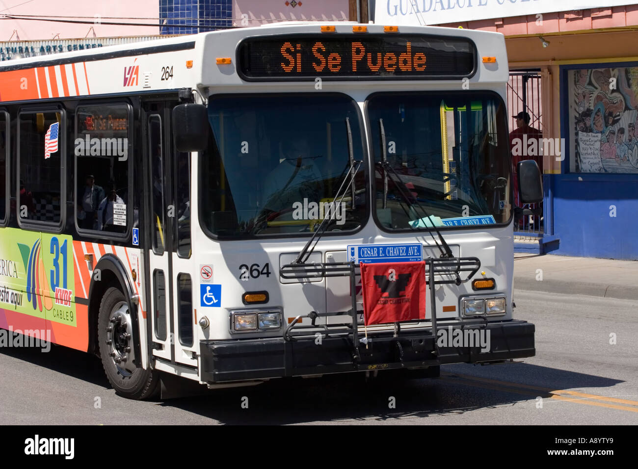 Bus von Cesar Chavez März San Antonio Stockfoto