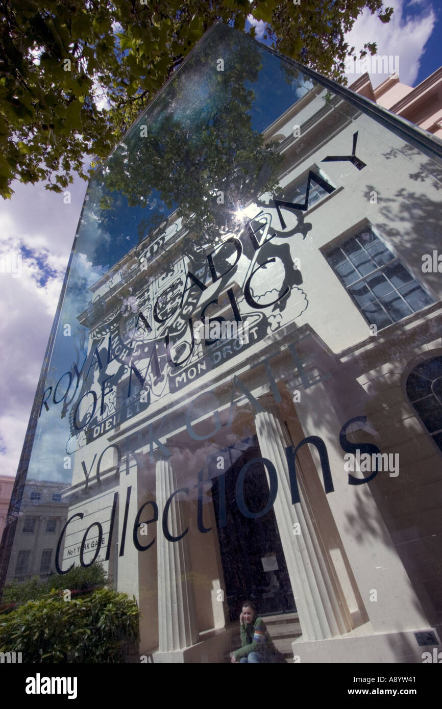Königliche Akademie der Marylebone Road York Gate Collections Musikmuseum musikalische Artefakte Stockfoto