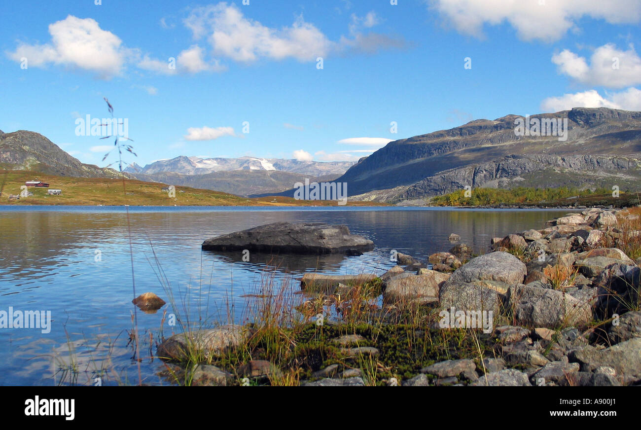 See in Jotunheimen / Slettefjell während Indian Summer, Jotunheimen, Norwegen Stockfoto