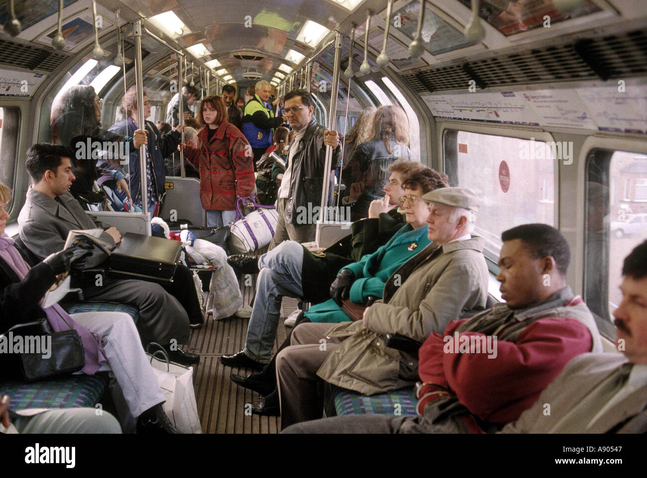 Innenraum der Londoner u-Bahn Stockfoto