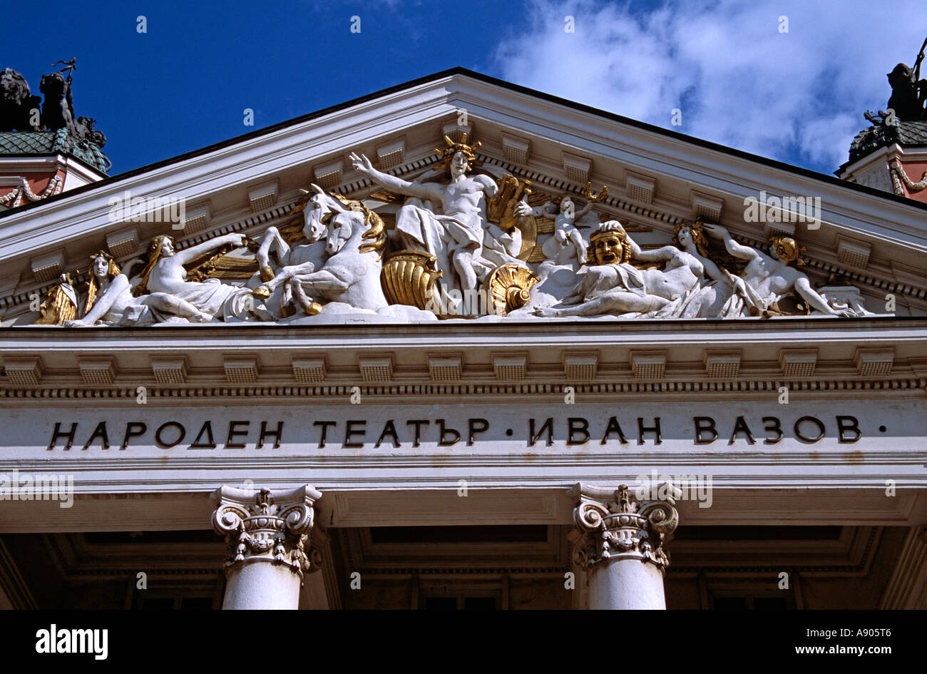 Ivan Vazov National Theatre, Sofia, Bulgarien. Apollo der Musen statue Stockfoto