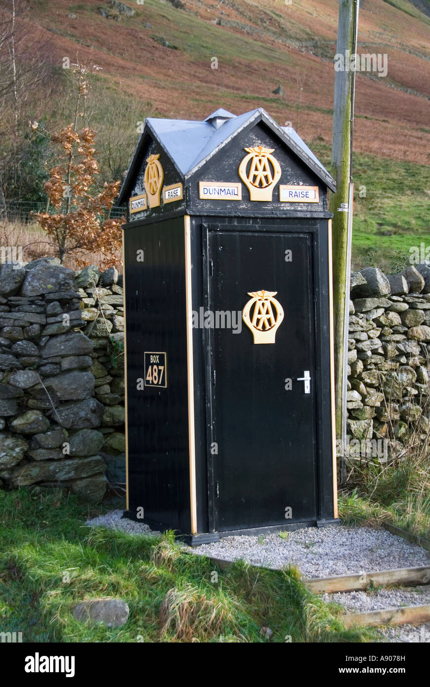 Dunmail Erhöhung in der Nähe von Grasmere Lake District Nationalpark AA Automobile Association Straßenrand phone Box 487 neben A591 route Stockfoto