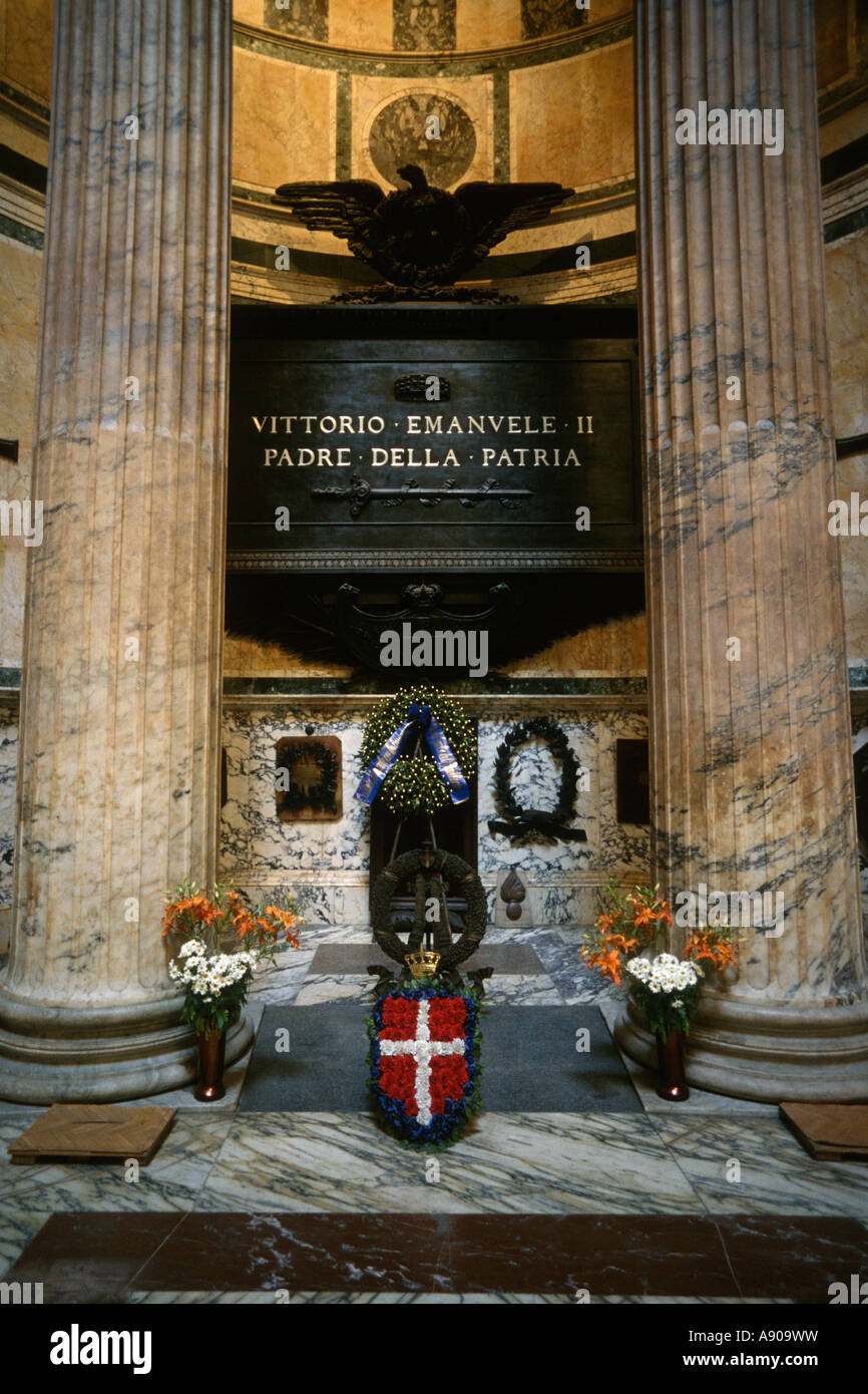 Rom Italien das Grab zum ersten König des geeinten Italiens Vittorio Emanuele II im Pantheon Stockfoto