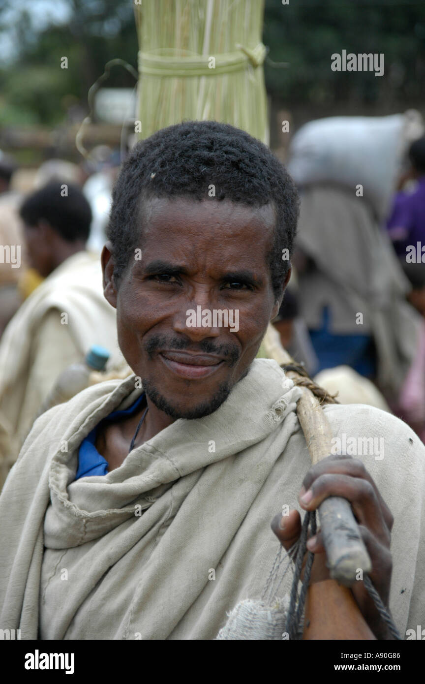 Freundlich aussehenden Mann auf dem Markt Bahir Dar, Äthiopien Stockfoto