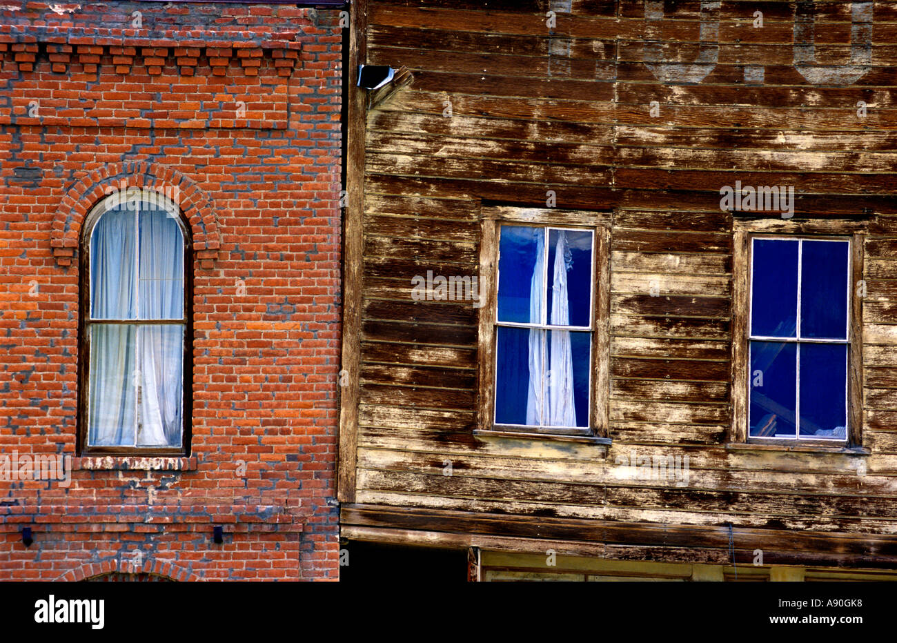 Windows der alten Gebäude in verlassene Minenstadt Bodie Kalifornien USA California State Historic Park Stockfoto