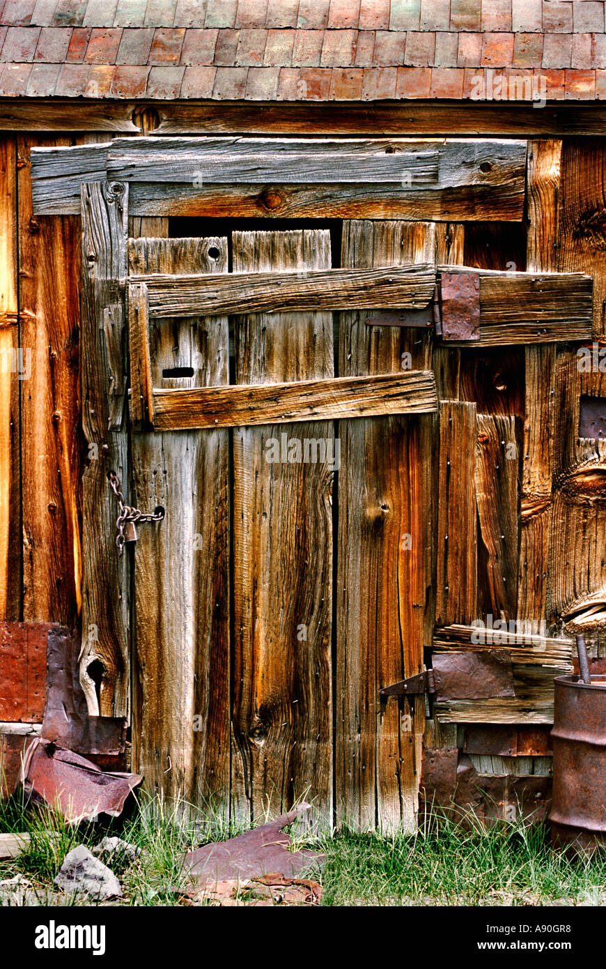 Alte Holztür, California gold-Bergbau Stadt von Bodie, gegründet 1859 durch William S Bodey zu vergießen Stockfoto