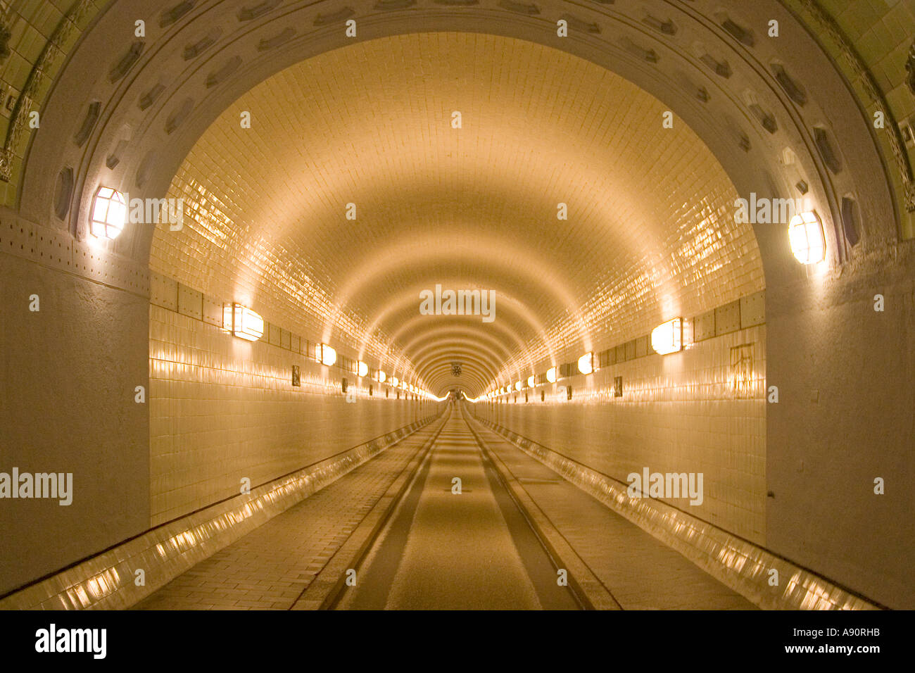 Hamburg alte Tunnel unter dem Fluss Elbe Elbtunnel niemand Stockfoto