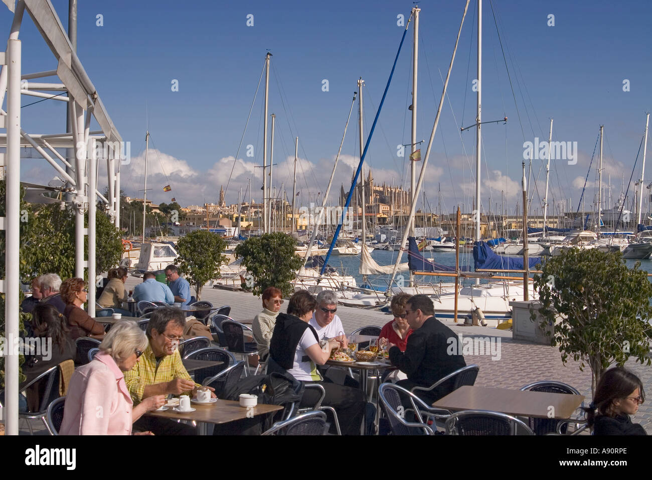 Mallorca Port Cafe Terasse Menschen Stockfoto