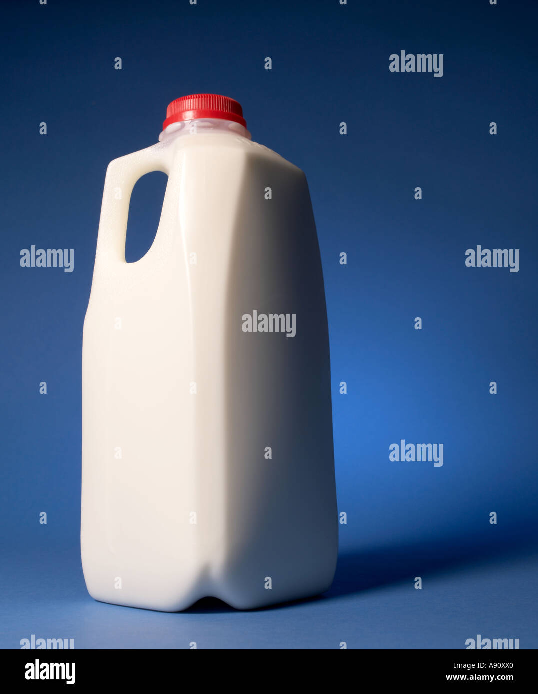 Eine halbe Gallone Milch Stockfoto