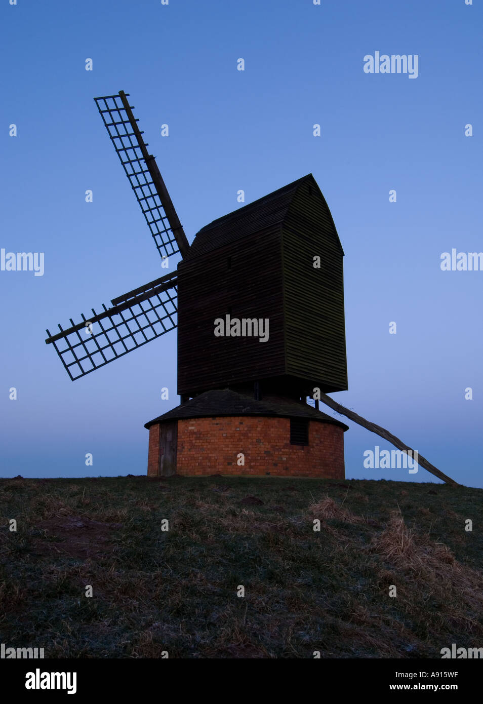 Brill Windmühle im Morgengrauen Oxfordshire UK Stockfoto