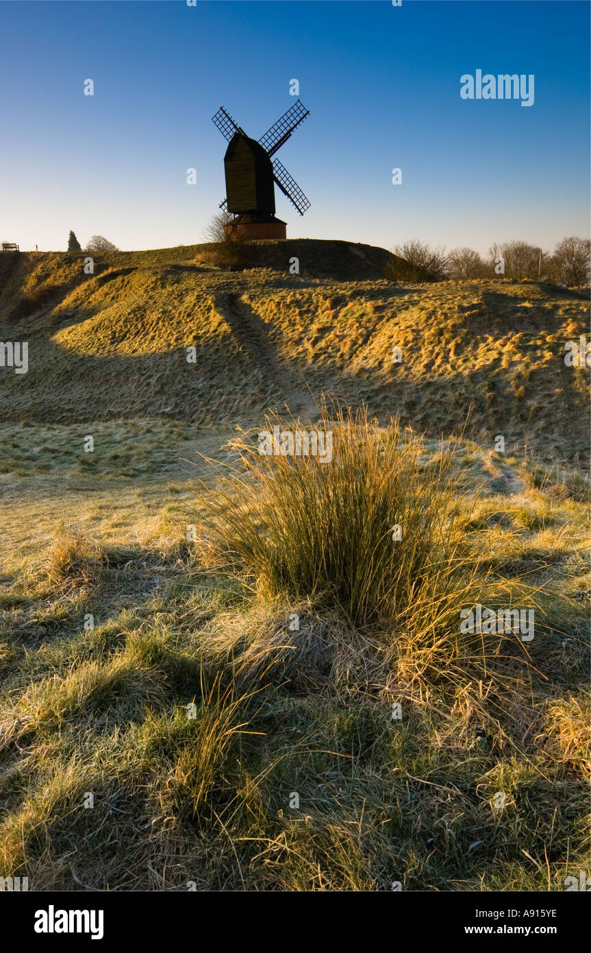 Morgenlicht auf Windmühle am Brill Oxfordshire UK Stockfoto