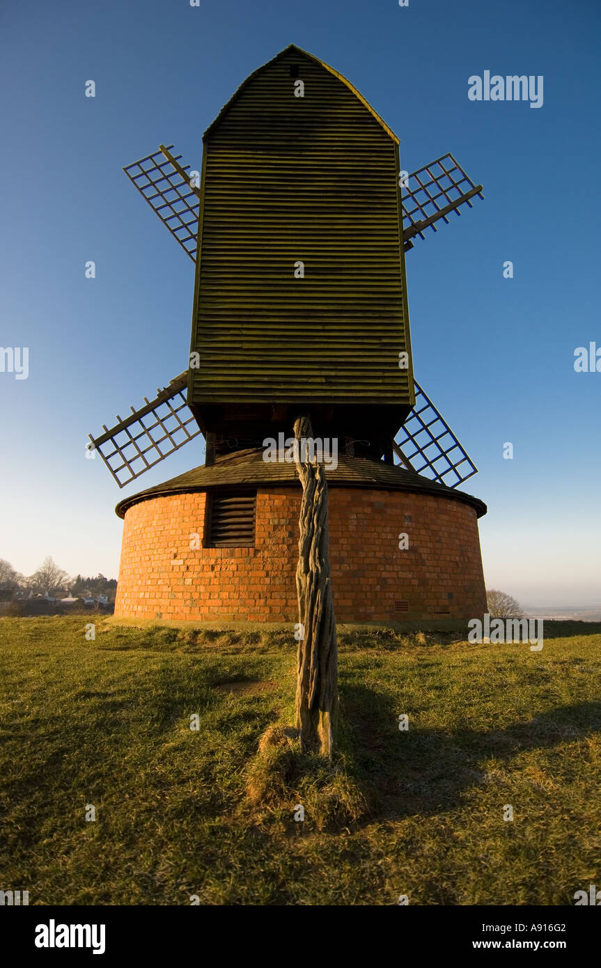 Morgenlicht auf Windmühle am Brill Oxfordshire UK Stockfoto