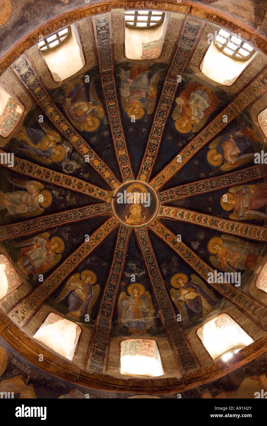 Fresko von Maria und Jesuskind. In Kuppel Abschnitt gibt es zwölf Engel, Chora-Klosters, Istanbul. Stockfoto
