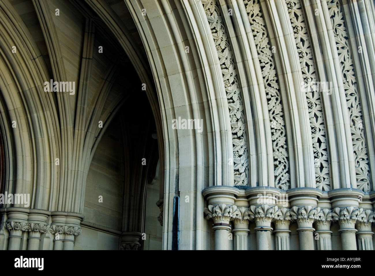 Details zu The Manchester Town Hall Eingang Stockfoto