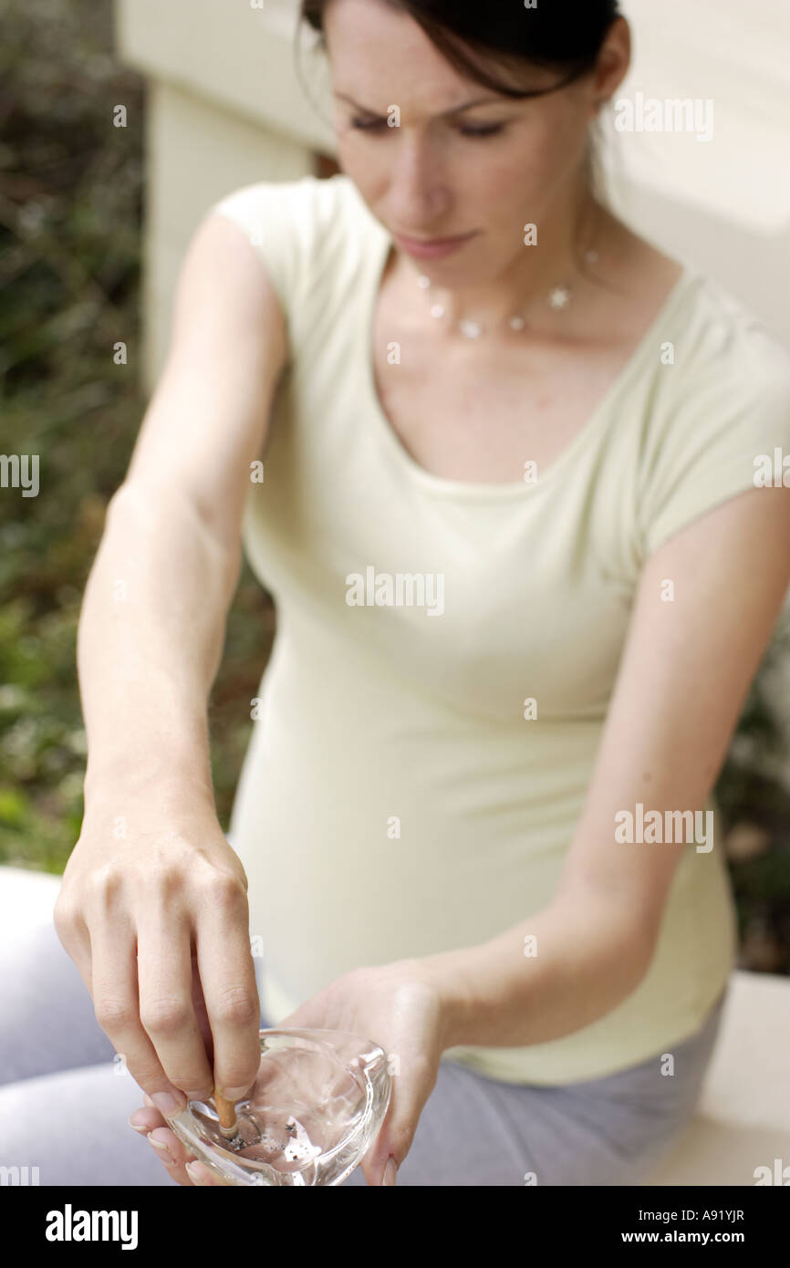 Rauchende Frau Schwanger Stockfotos und bilder Kaufen Alamy