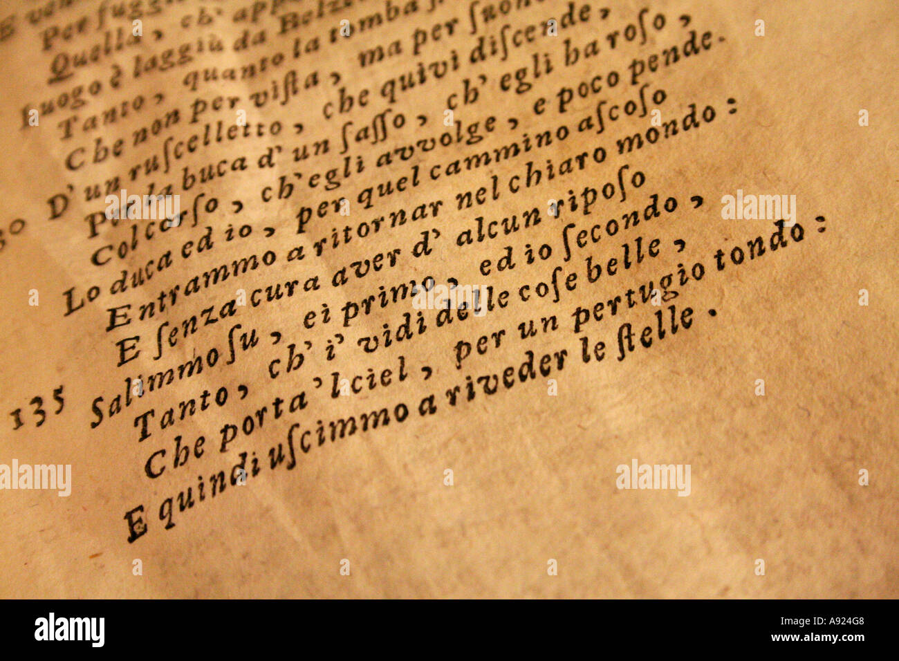 Letzten Strophen von Dantes "Inferno" von einer frühen 18. Jahrhundert italienische Ausgabe gedruckt in Padua Stockfoto