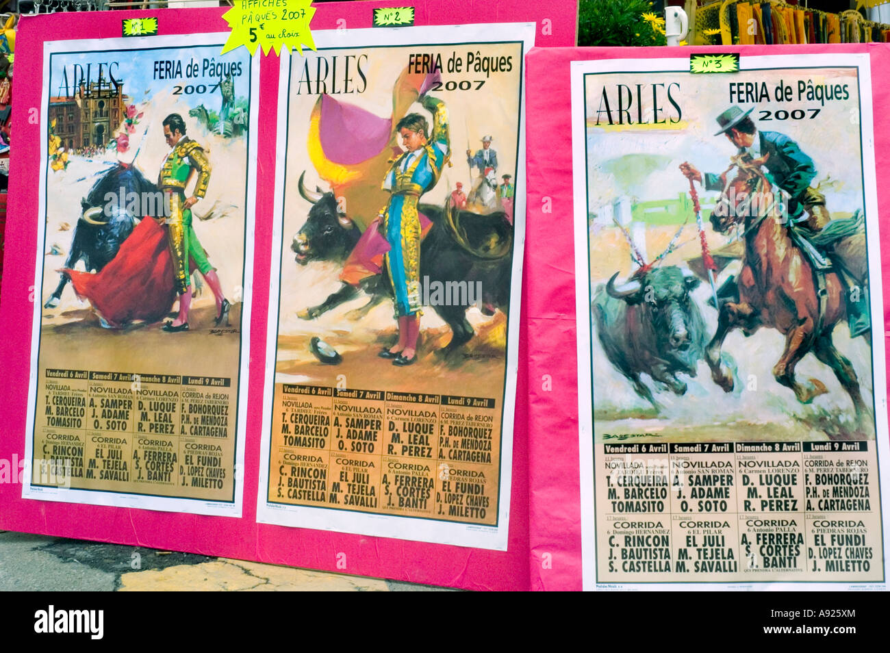 Arles France, Feria 'Bullfighting Festival' Corrida, Vintage Poster, Sign, Französisch Werbung frankreich Reise Poster, Kunst zum Verkauf in der Nähe der Arena Stockfoto