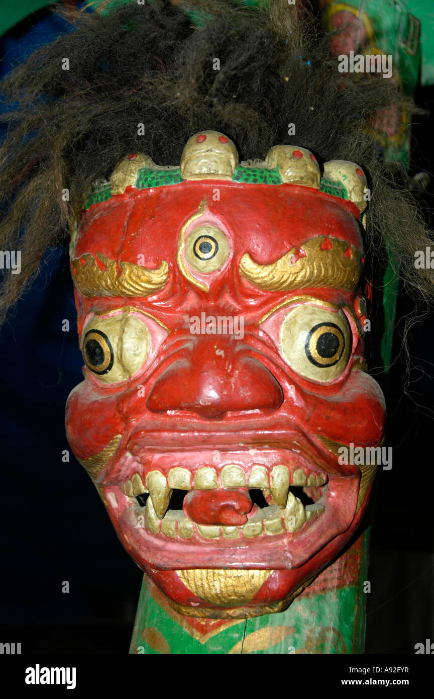 Rote rituelle tolle Maske im Kloster Tashi Gompa Phu Nar-Phu Annapurna Region Nepal Stockfoto