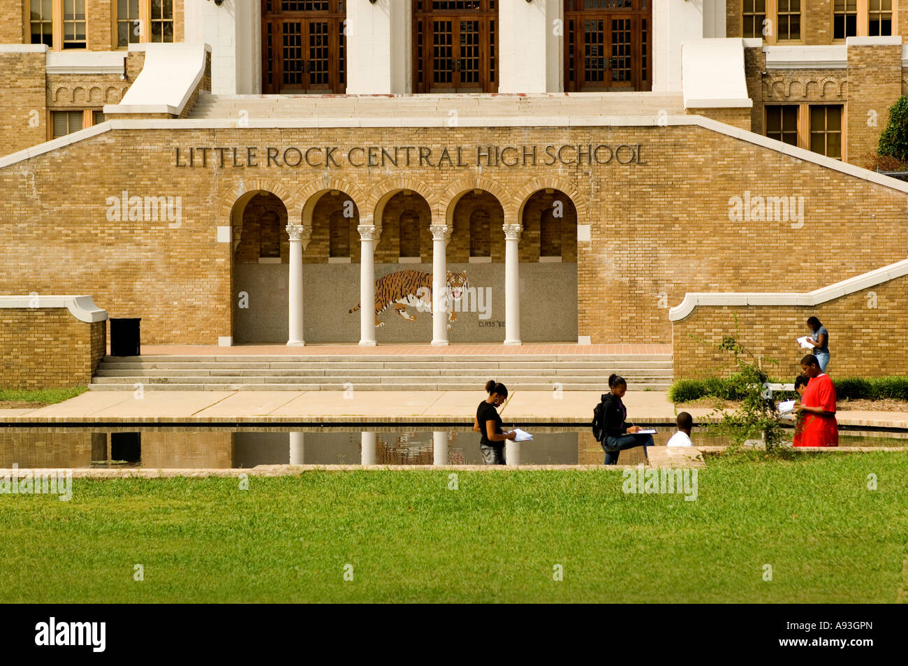 Studenten an der Central High School in Little Rock, AR ein Bürgerrechte Wahrzeichen Stockfoto