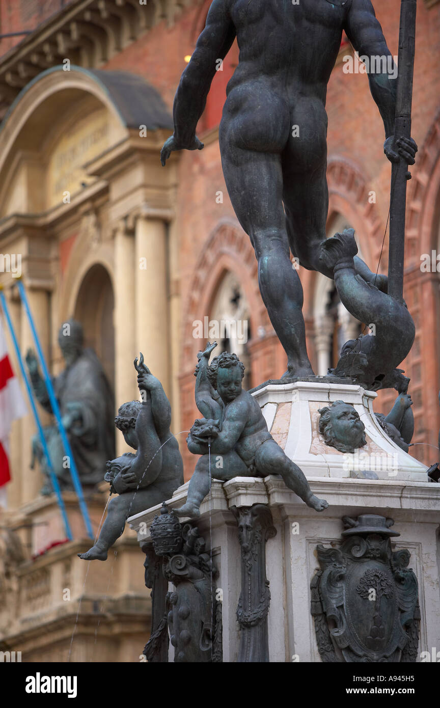 Fontana del Nettuno Statue des Neptun Piazza Nettuno Piazza Maggiore Bologna Emilia Romagna Italien Stockfoto