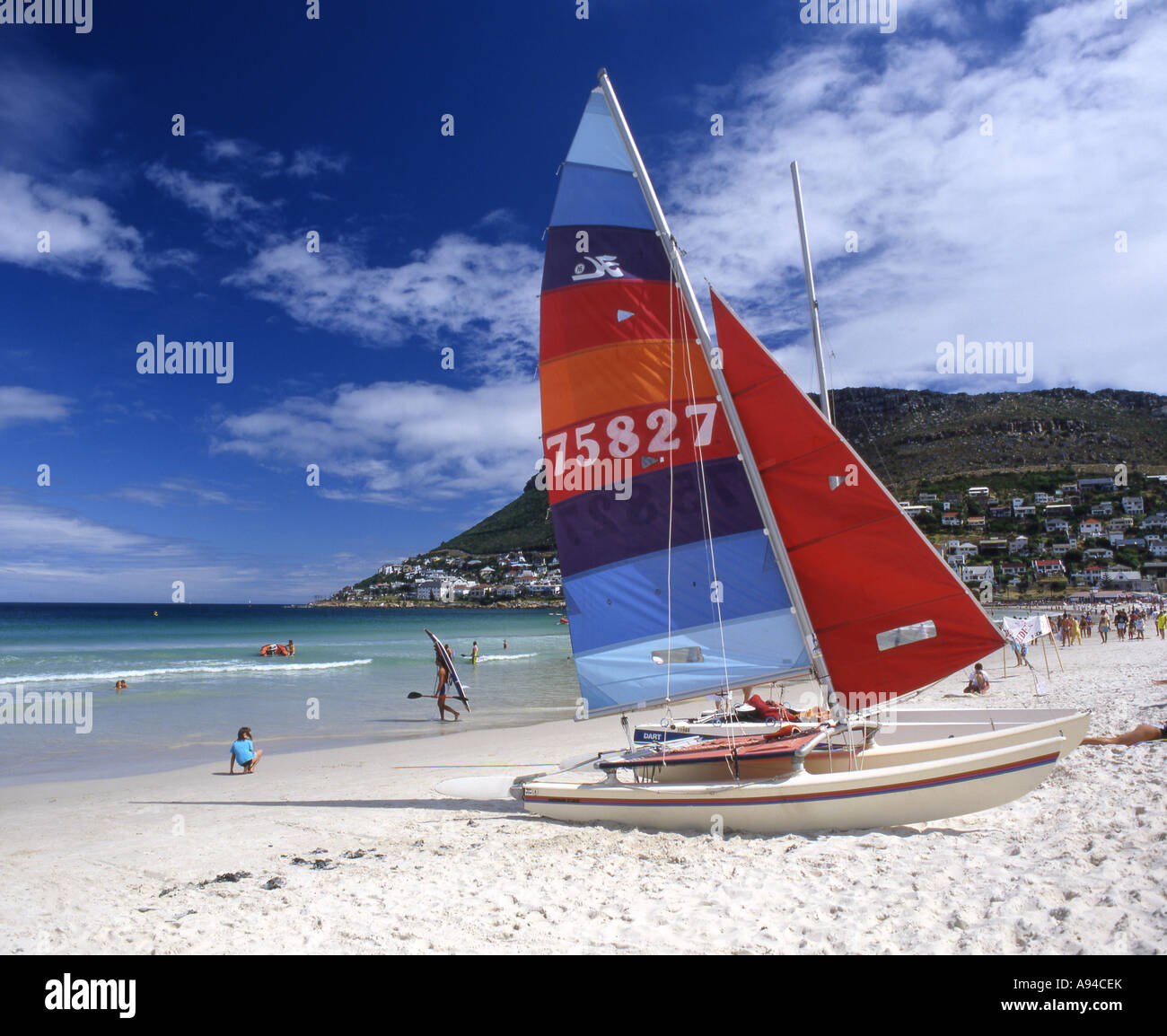 Katamaran auf Fishhoek Beach Cape Peninsula Western Cape Südafrika hochgezogen Stockfoto