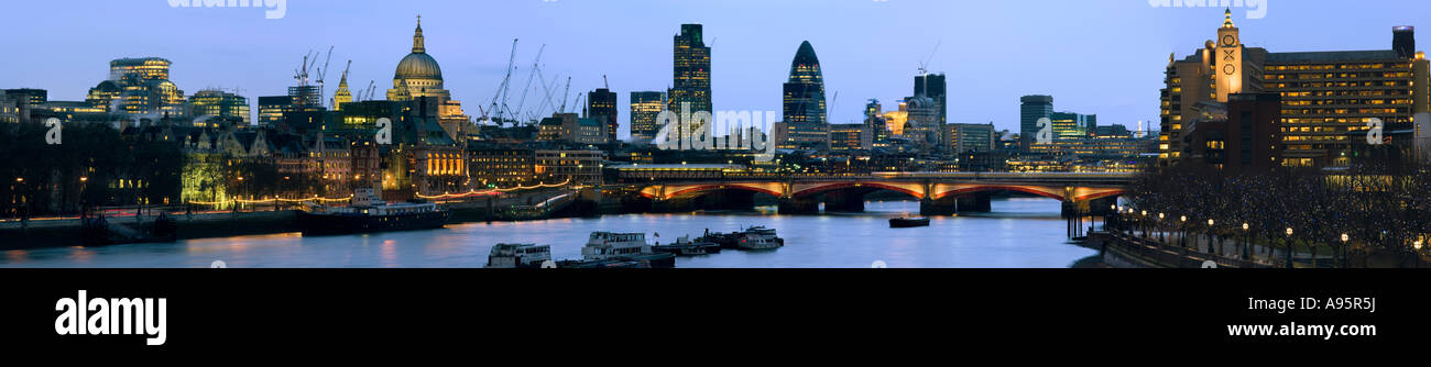 Fluss Themse Panoramen London England UK von Waterloo Brücke Süd-Ost Seite Stockfoto