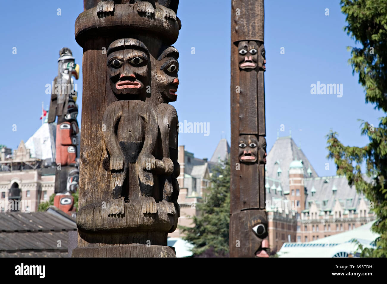 Totempfähle Victoria British Columbia Kanada Stockfoto