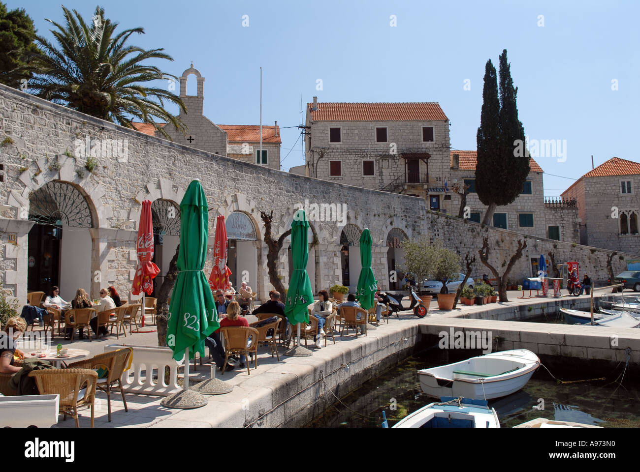 Stadt Bol, Insel Brac, Kroatien Stockfotografie Alamy