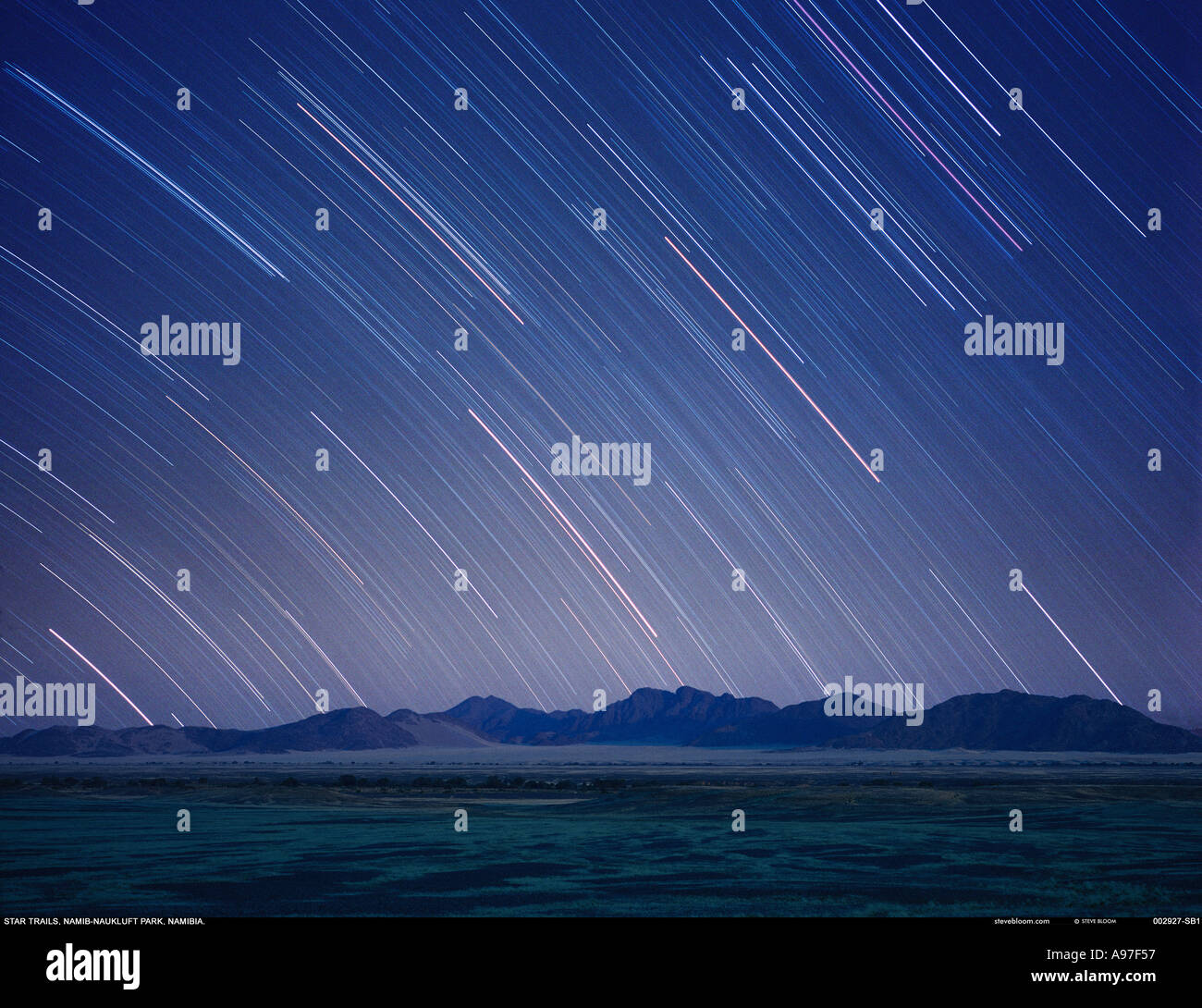 Langzeitbelichtung der Nachthimmel mit Sternen Namibia Stockfoto