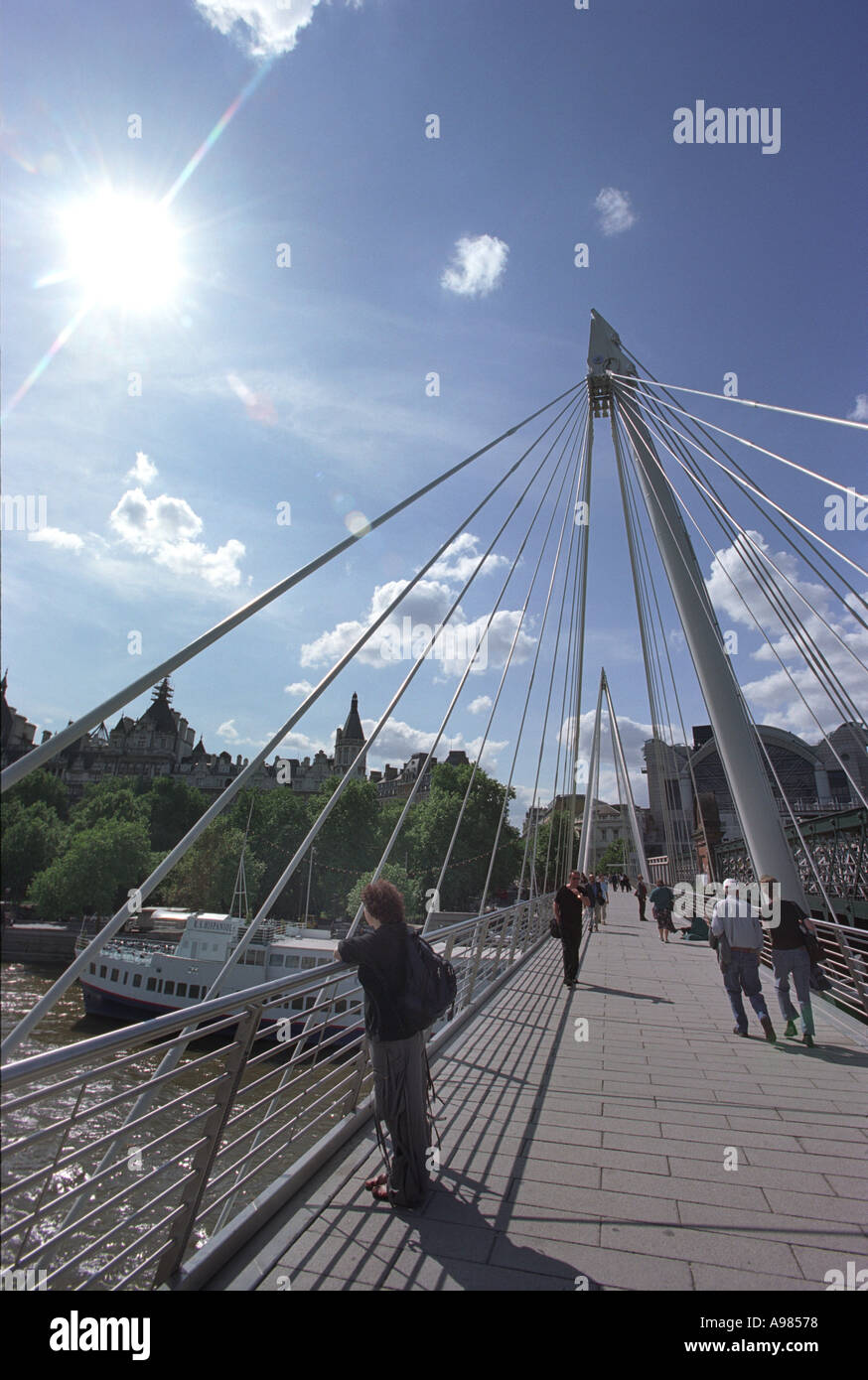 Hungerford Fußgängerbrücke in London England Stockfoto