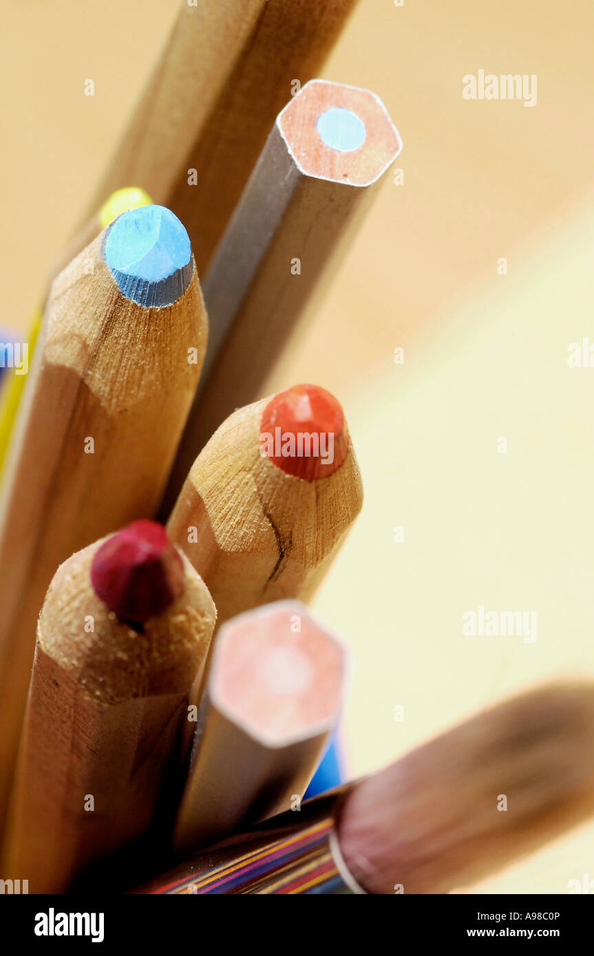 eine Auswahl der Künstler Stifte, Bleistifte und Buntstifte Stockfoto
